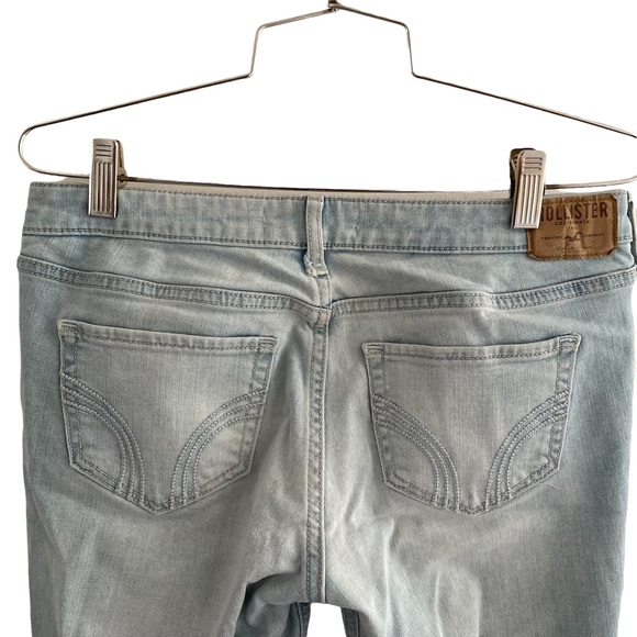 Hollister | Embroidered Distressed Jeans - Picture 9 of 13